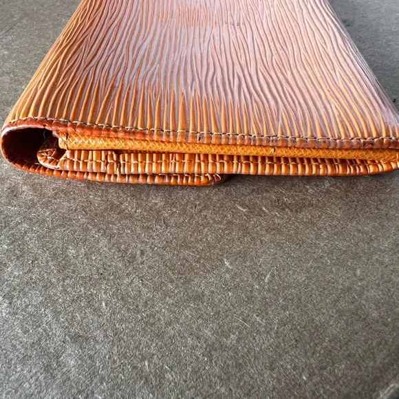 Louis Vuitton Orange Textured Wallet - Picture 3 of 9